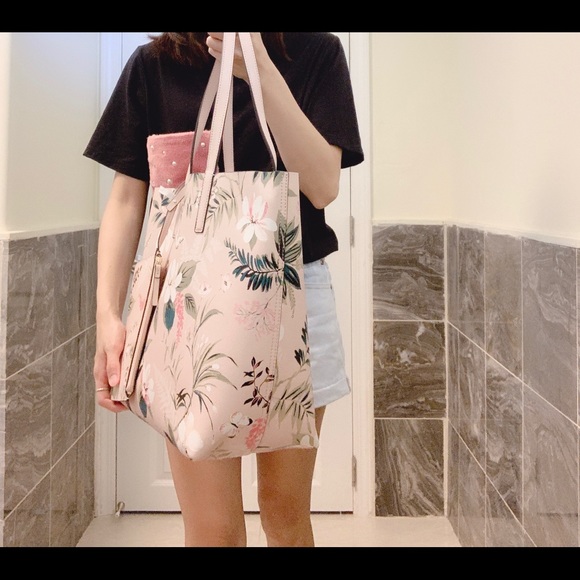 Kate Spade Mya Botanical Reversible Tote & Wallet - Picture 5 of 8